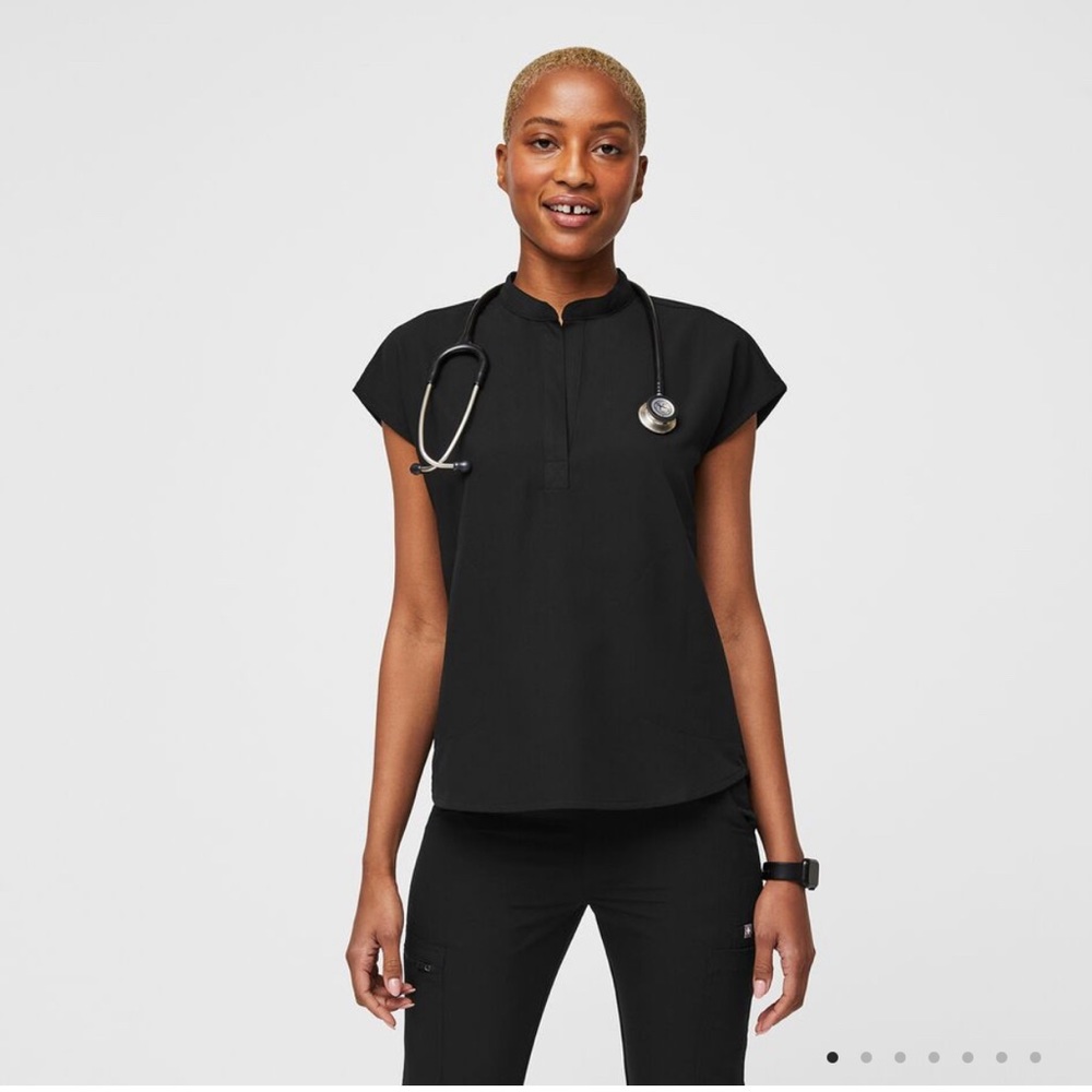 Figs scrub top